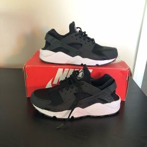 Women’s Nike Huarache